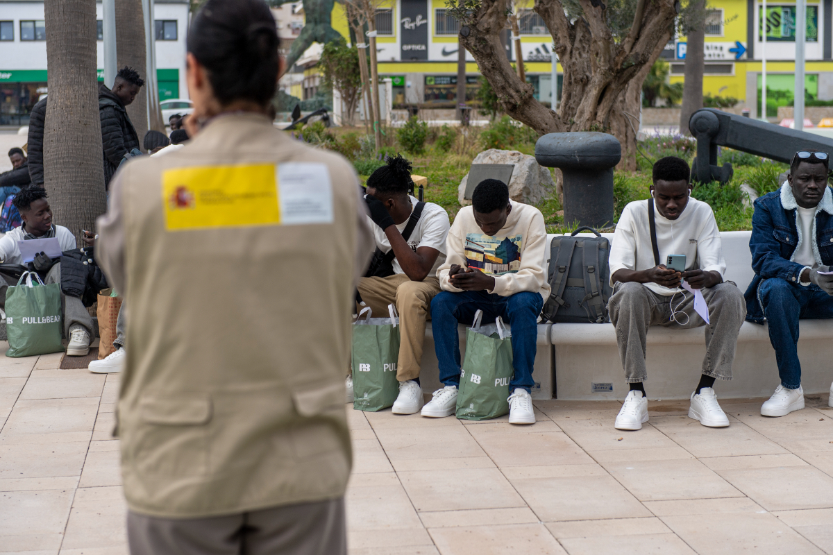 Trasladan a 106 inmigrantes ilegales del CETI de Ceuta a la Península ante la saturación del centro, que supera su capacidad de ocupación