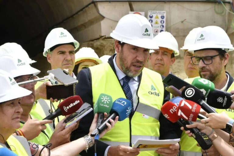 El juzgado encuentra 42 metros de vía retirada en Adamuz que Adif, dependiente del Gobierno, no había notificado