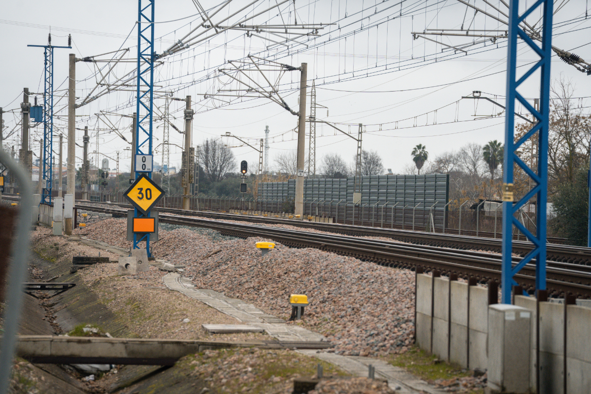 El temporal paraliza las obras y hace inviable cumplir el calendario: se retrasa de nuevo la reapertura de la alta velocidad Madrid-Andalucía