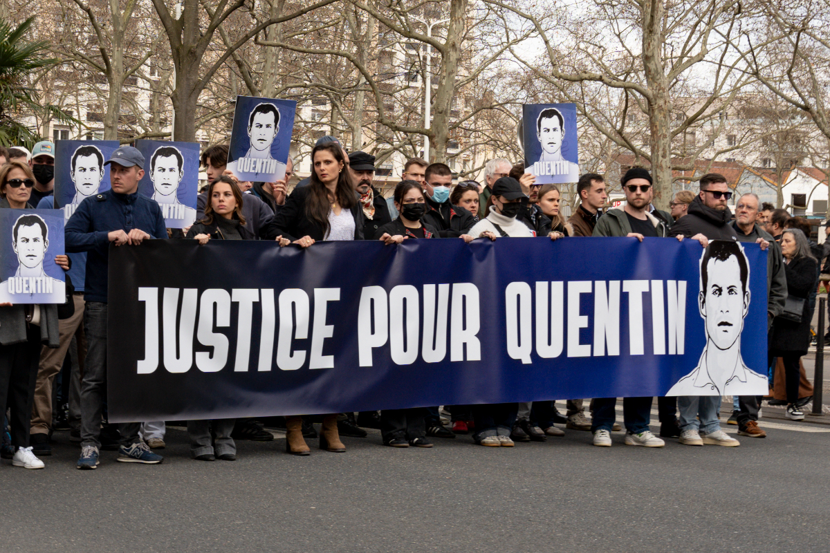 Manifestación en Lyon en repulsa por el asesinato del joven patriota Quentin: «La extrema izquierda mata»