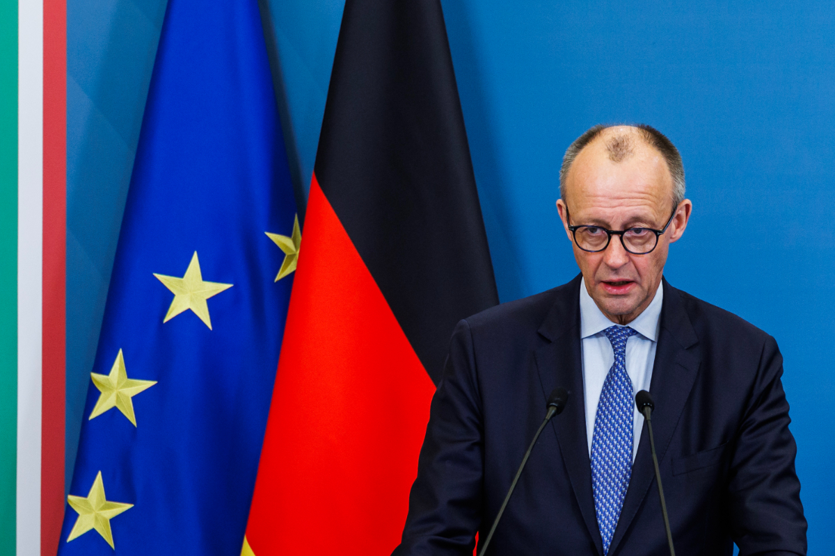 La CDU del canciller alemán Merz también quiere limitar el uso de internet: propone una edad mínima de 14 años para acceder a redes sociales