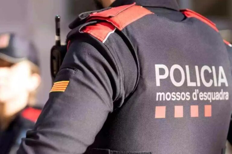 Trece detenidos, entre ellos cinco inmigrantes ilegales, en un dispositivo policial contra las armas de fuego en Barcelona