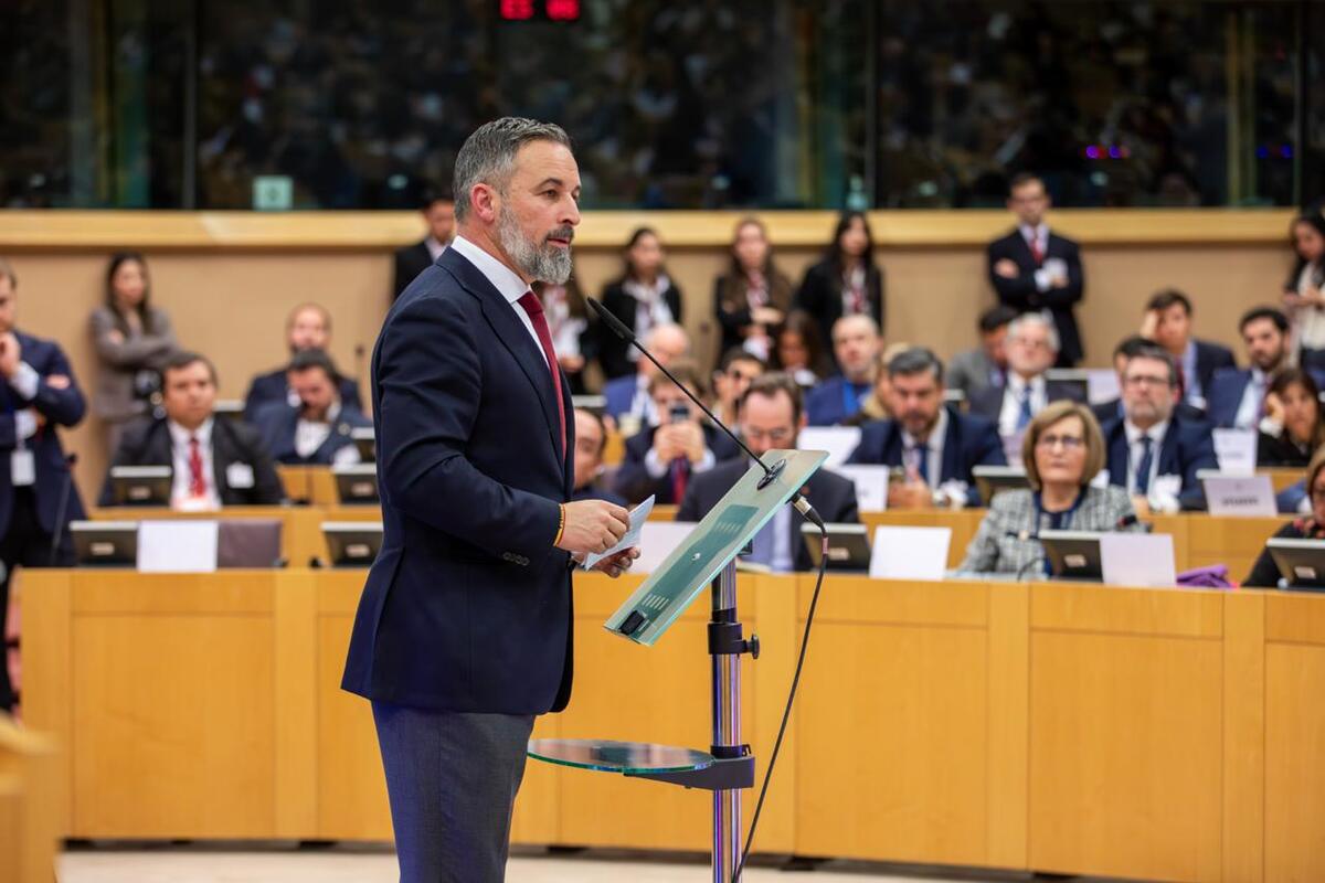 Santiago Abascal, en el Parlamento Europeo: «El Gobierno de Sánchez quiere condenar a nuestro pueblo a la invasión migratoria, y al silencio y a la persecución»