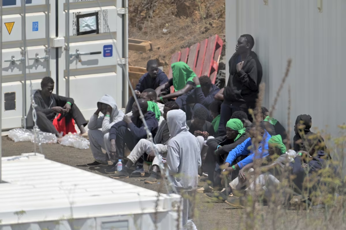 Expertos de Extranjería sitúan en «dos o tres millones» los inmigrantes ilegales que podrán ser regularizados por la reagrupación familiar