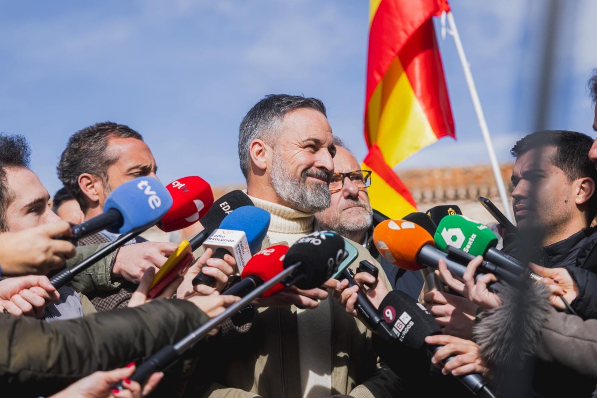 Santiago Abascal anuncia que VOX pide prisión provisional para Zapatero y la citación de Pedro Sánchez y sus ministros como testigos: «España está secuestrada por una mafia corrupta»