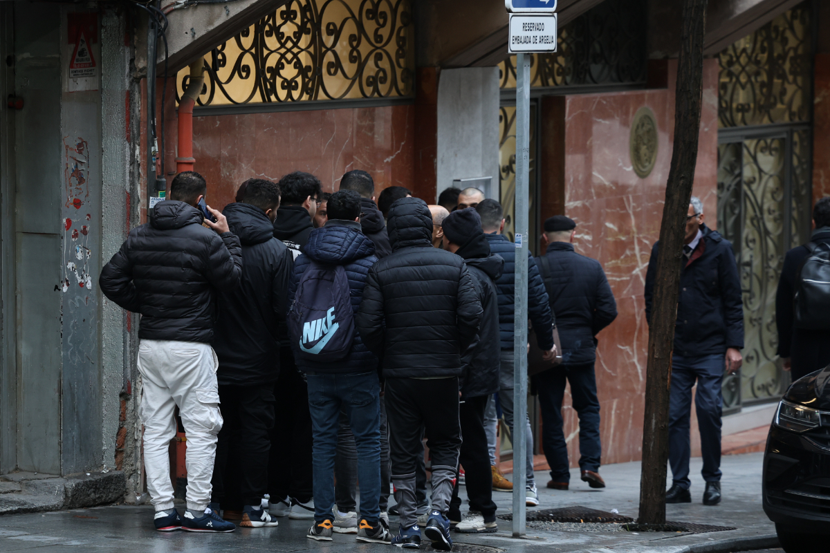 La Policía Nacional alerta de una ola de estafas con falsas gestorías en Ávila que cobran hasta 1.000 euros por trámites inexistentes