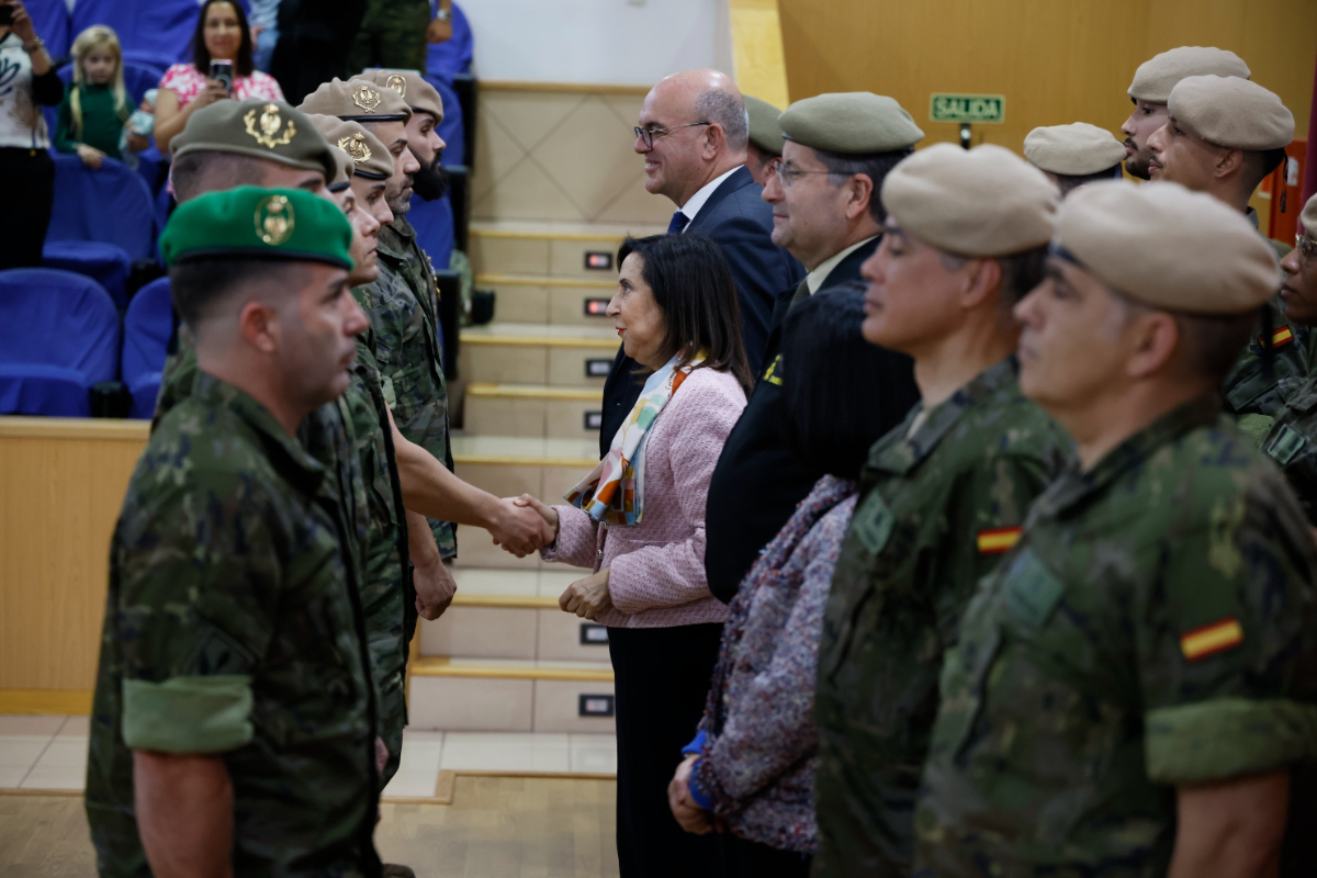 Malestar en el Ejército por el despotismo de la ministra Margarita Robles en los ascensos a «generalato»