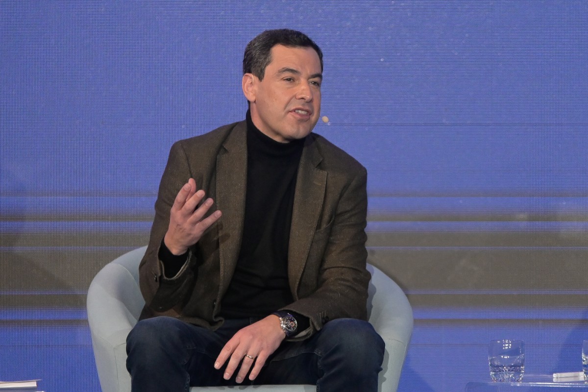 Moreno Bonilla (PP) elogia al socialista Felipe González y reconoce que se siente «cercano» a él: «Se merece el respeto de todos, modernizó España»