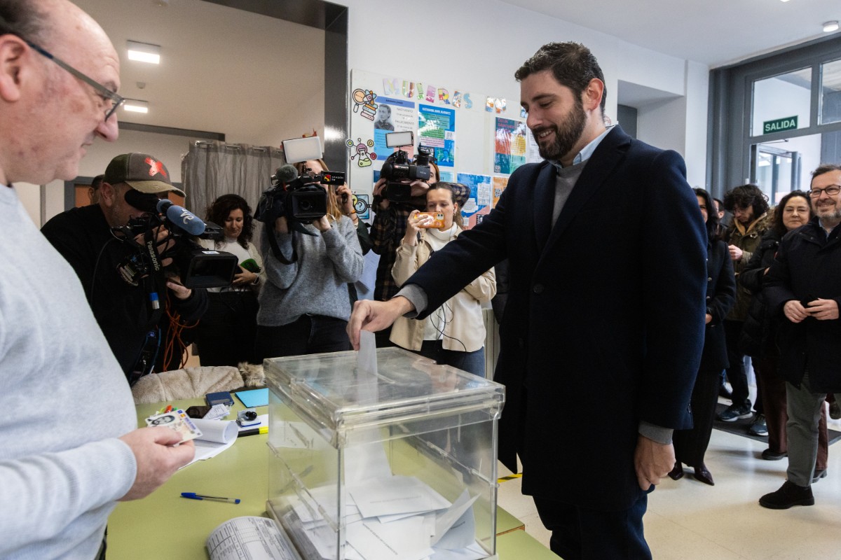 Alejandro Nolasco (VOX) vota en Teruel y pide que el «sentido común» vuelva «a cada rincón de Aragón»