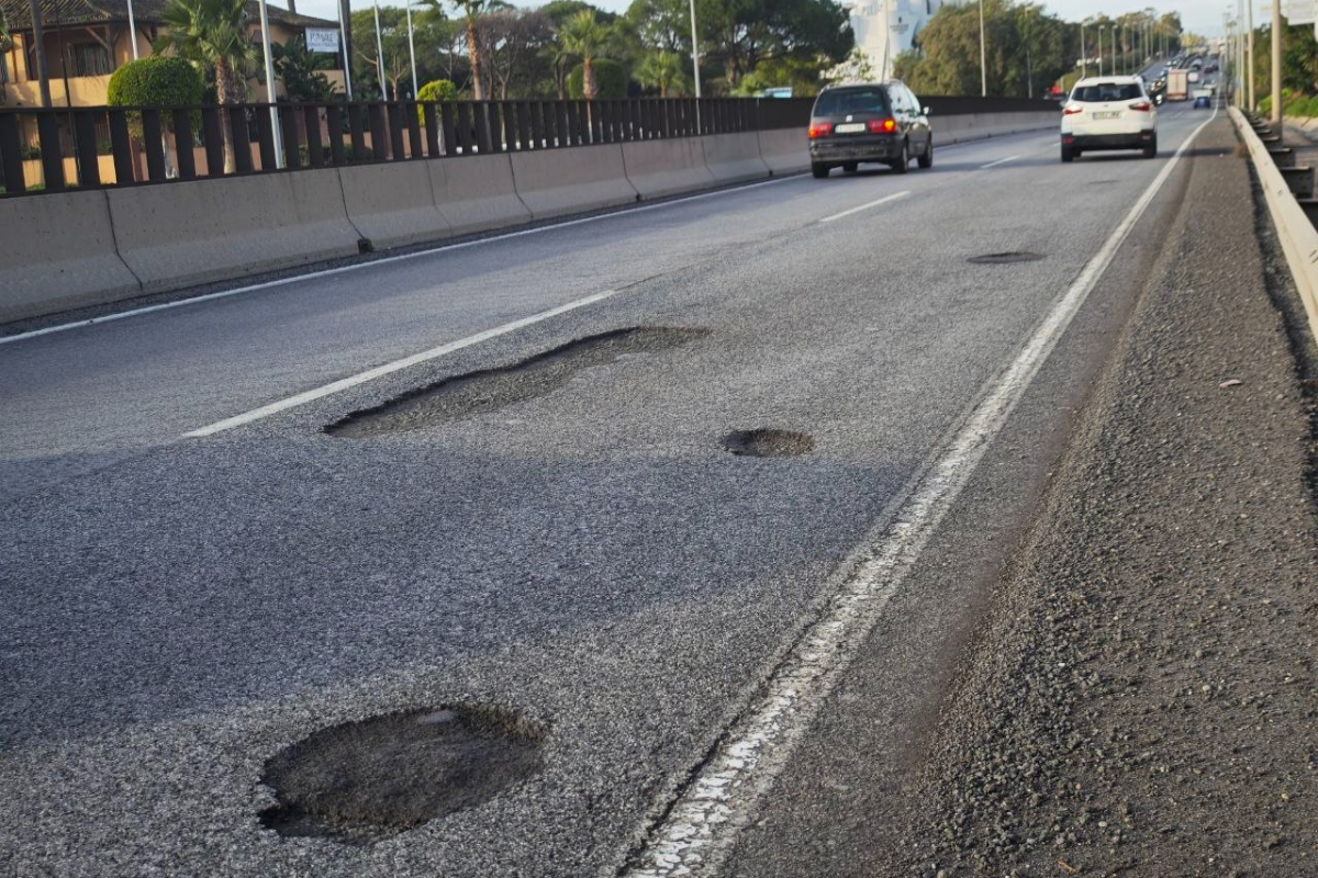 Dimite la responsable de carreteras del Gobierno de Sánchez tras incrementarse el grave deterioro de la red viaria