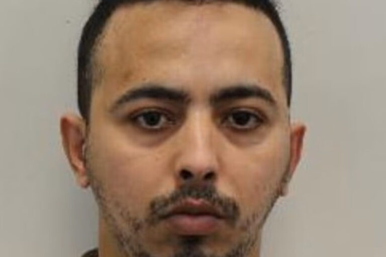 Un inmigrante argelino roba un reloj de lujo a un escritor sueco horas después de llegar a Londres: asalto a plena luz del día y en el centro