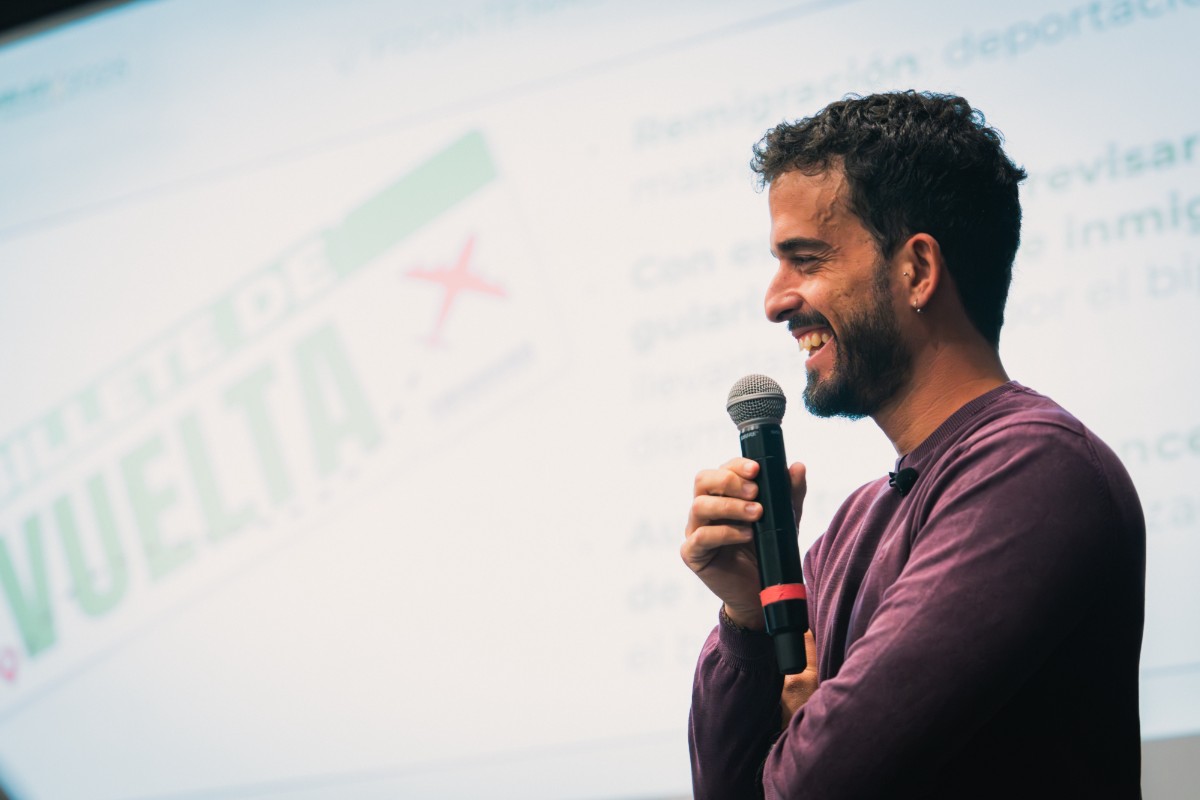 Carlos H. Quero, portavoz de Vivienda de VOX: «Si eres inmigrante ilegal y tienes una dolencia, lo mejor que podemos hacer por ti es darte un ibuprofeno y un billete de vuelta»