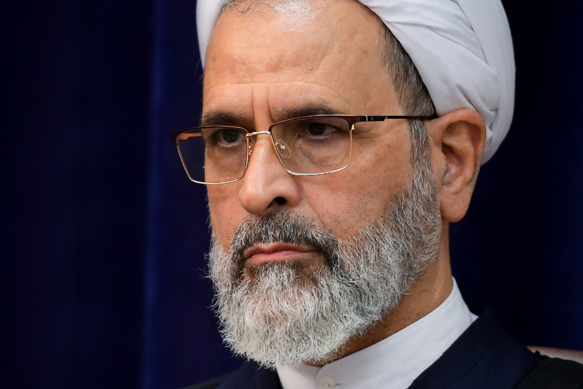 El régimen criminal de Irán nombra al ayatolá Alireza Arafi para sustituir interinamente a Alí Jamenei