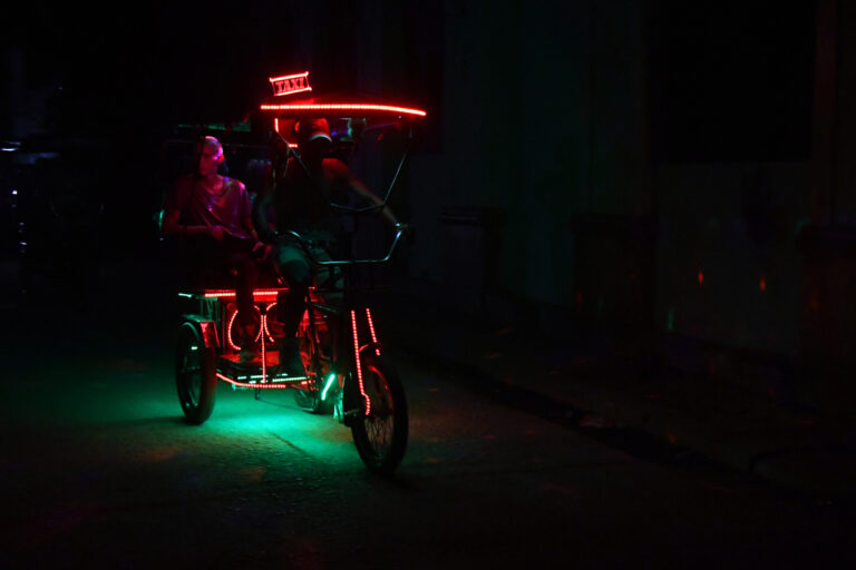 Protestas y caceroladas masivas contra la dictadura cubana tras el segundo colapso nacional de la electricidad en menos de una semana