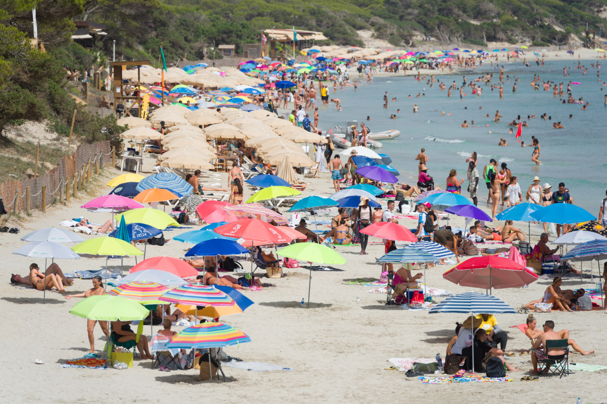 Millonarios de Oriente Medio convierten Ibiza en su refugio: villas de hasta 250.000 euros a la semana «para escapar de los conflictos»