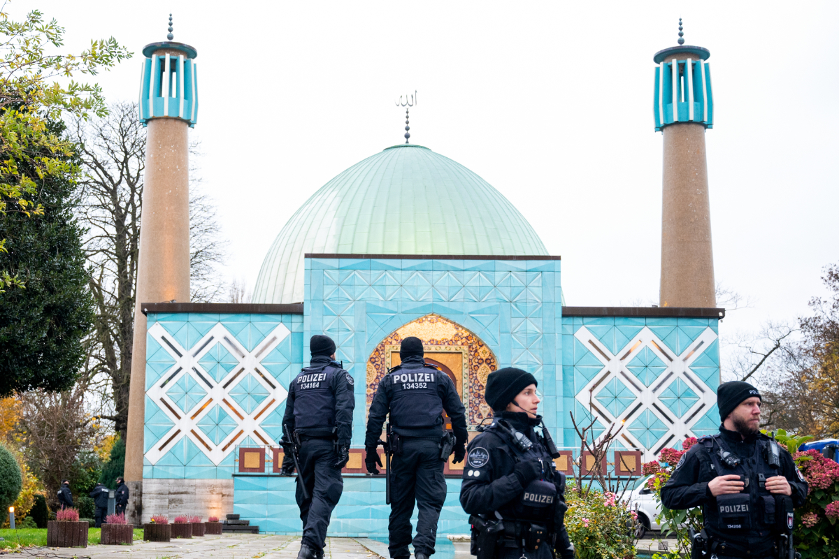 El Partido Verde de Alemania impulsa un plan para financiar el islam, introducirlo en las escuelas y eliminar el veto al velo