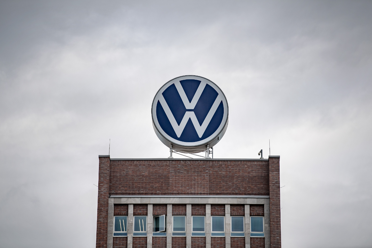 Volkswagen anuncia un recorte masivo de 50.000 empleos en Alemania tras desplomarse sus beneficios
