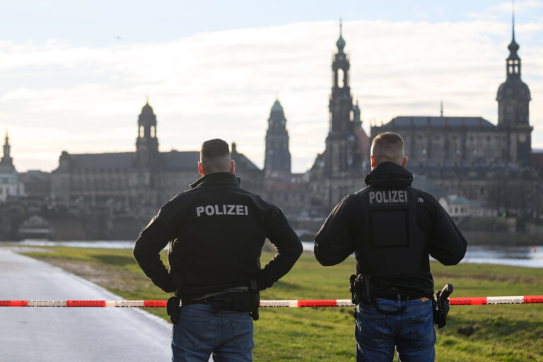 Emre, el asesino que el sistema dejó libre, apuñaló más de 70 veces y degolló al nuevo novio de su exesposa en Frankfurt (Alemania)