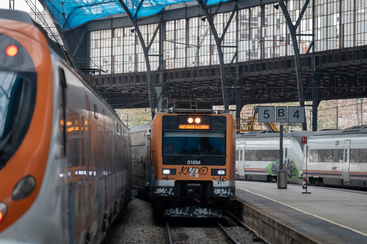 Nueva jornada de caos en Rodalies: dos averías en el centro de control de ADIF paralizan la red en Barcelona
