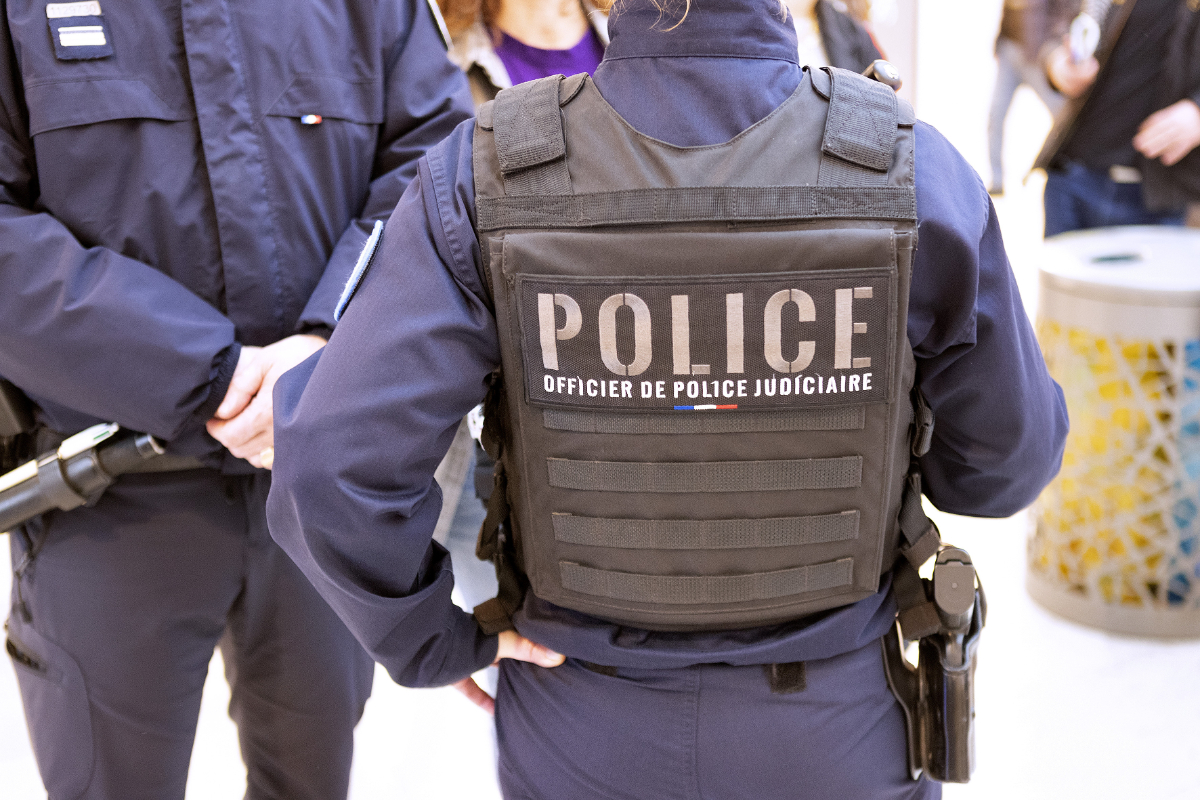 Detienen a cuatro sospechosos de terrorismo vinculados a Estado Islámico cerca de una prisión en el norte de Francia