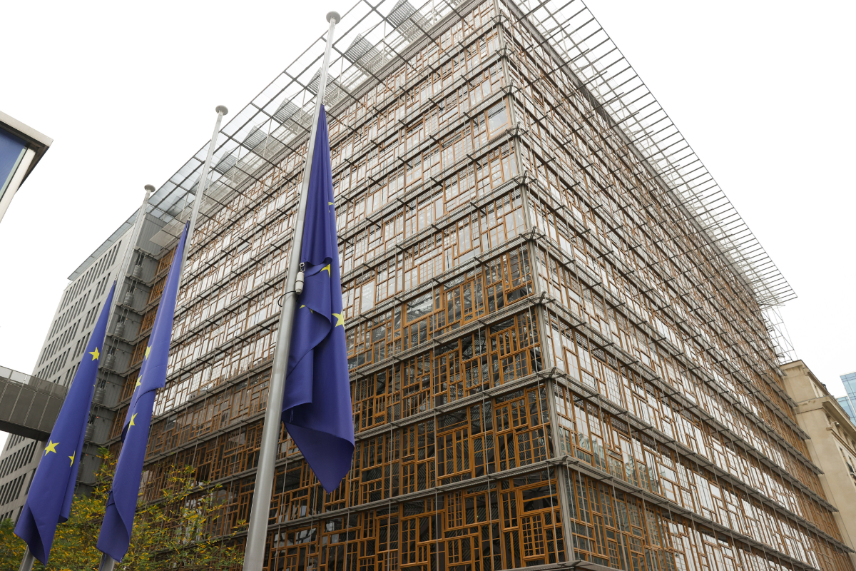 La huelga general paraliza Bélgica: ningún vuelo despega de Bruselas y Charleroi y 80.000 manifestantes colapsan la capital