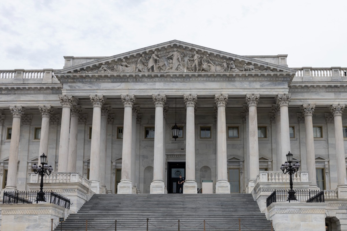 El Senado de EEUU respalda la ofensiva militar de Trump contra el régimen islamista de Irán