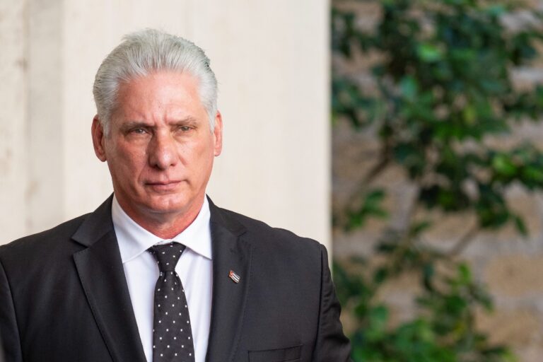 El régimen de Cuba libera a una veintena de prisioneros políticos en medio de la tensión con EEUU