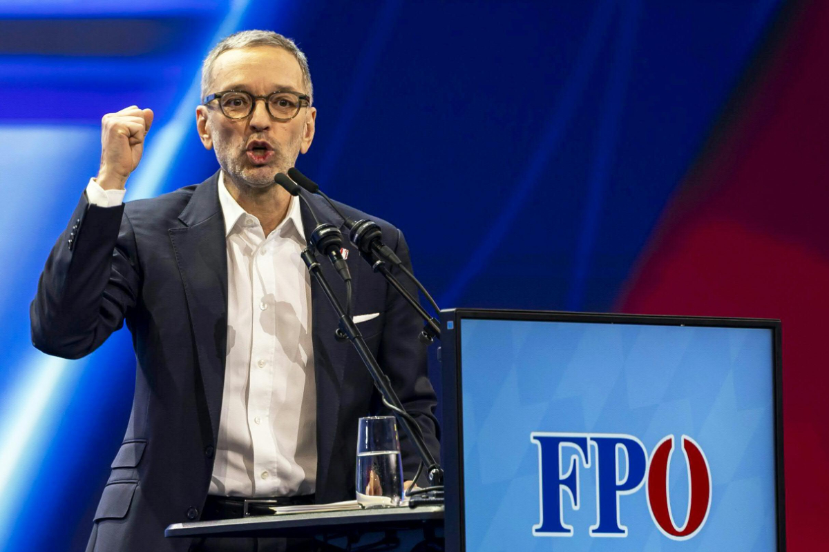El partido soberanista FPÖ, aliado de VOX en Patriotas, se consolida como primera fuerza en Austria y lidera las encuestas con más del 35%
