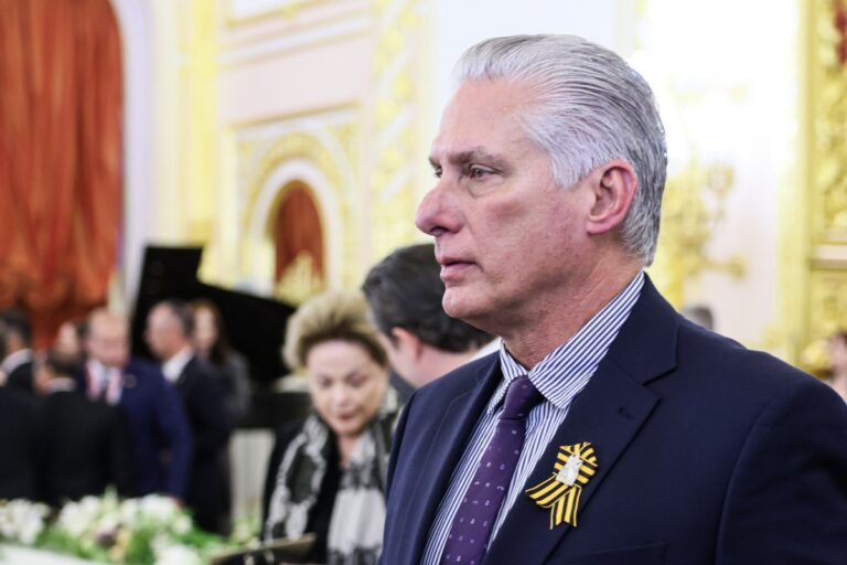 El dictador Díaz-Canel se atrinchera: «Cualquier agresor externo chocará con una resistencia inexpugnable en Cuba»