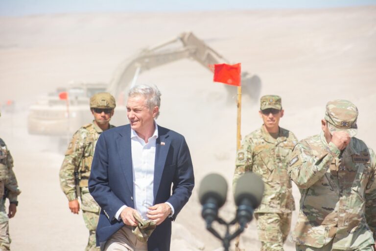 José Antonio Kast refuerza militarmente la frontera norte de Chile para hacer frente a la inmigración ilegal