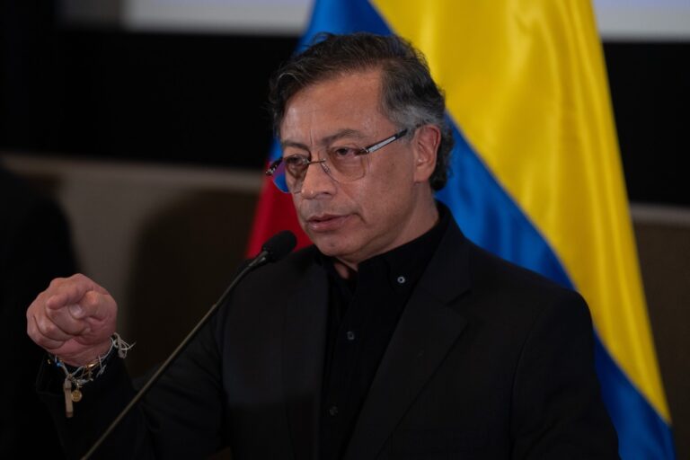 Petro dice ahora que Maduro era «un adicto al poder» y niega haber convalidado su fraude electoral