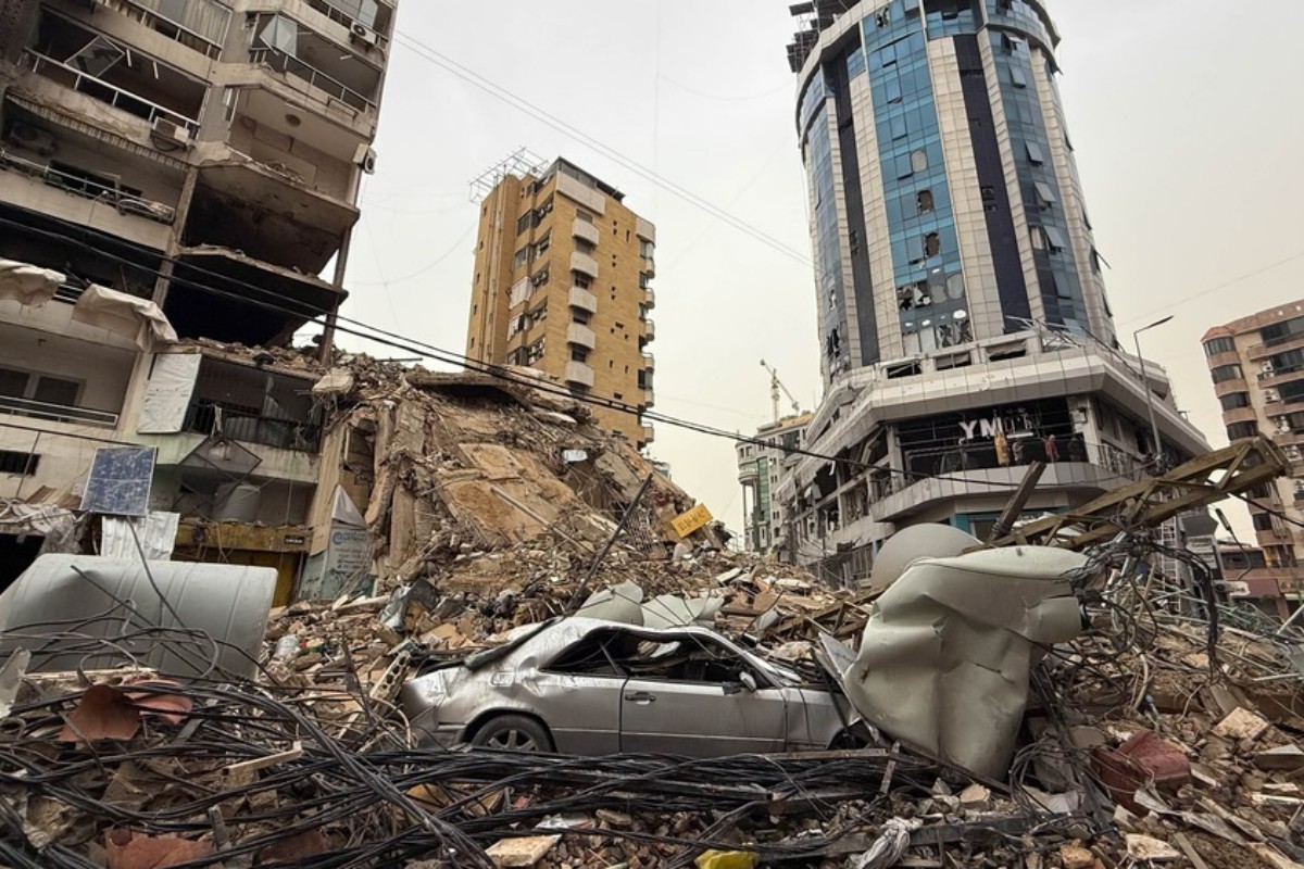 Israel bombardea posiciones clave del grupo terrorista islámico Hezbolá en Beirut (Líbano)
