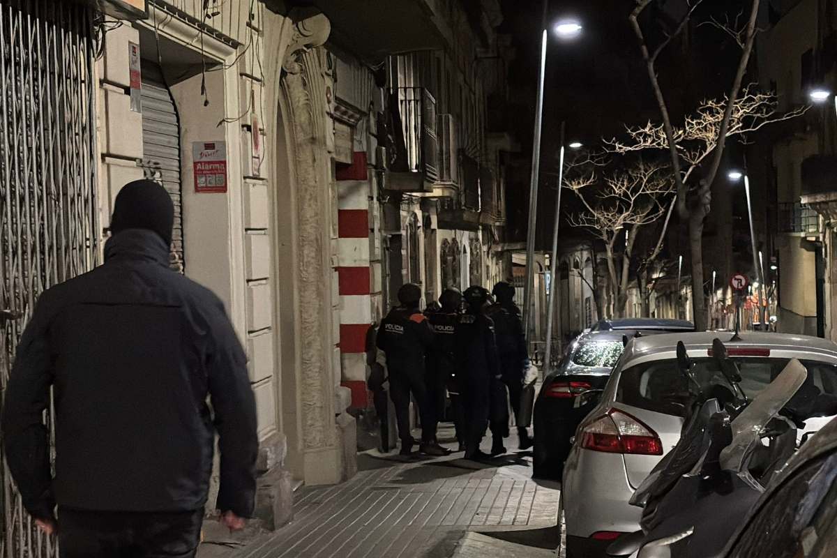Golpe a la mafia turca en España: macrooperación contra el tráfico de armas y drogas con registros en Barcelona, Sevilla y Málaga