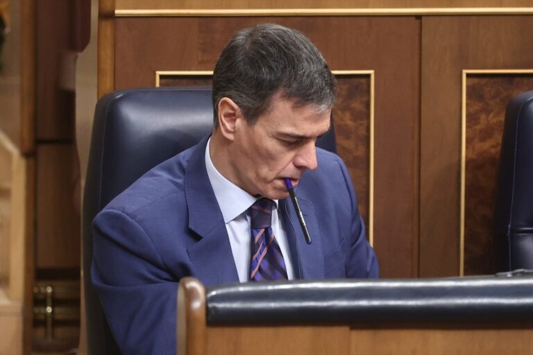 El Congreso exige a Sánchez que se someta a una cuestión de confianza y dimita por la corrupción