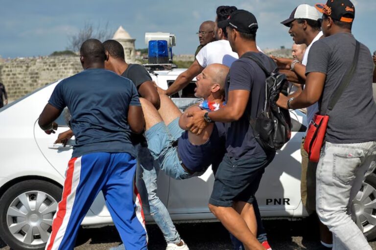 El Observatorio Cubano de Derechos Humanos denuncia la detención de 15 disidentes por parte del régimen de Díaz-Canel