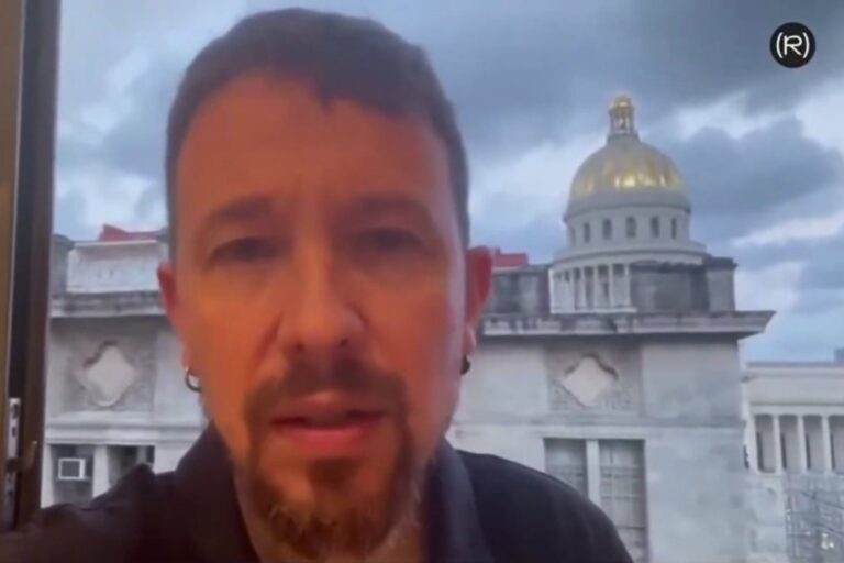 Pablo Iglesias blanquea al régimen cubano desde un hotel de lujo en La Habana y minimiza la crisis que asfixia a la población