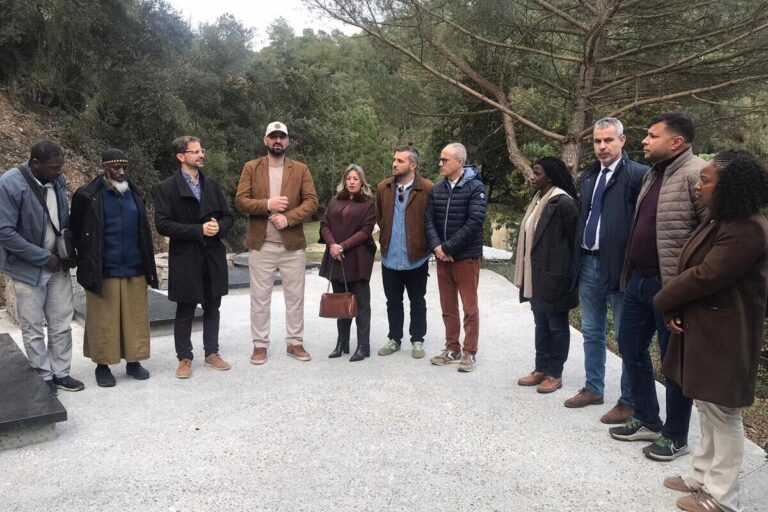 La CUP se gasta casi 100.000 euros en Gerona para hacer diez tumbas islámicas en el cementerio municipal