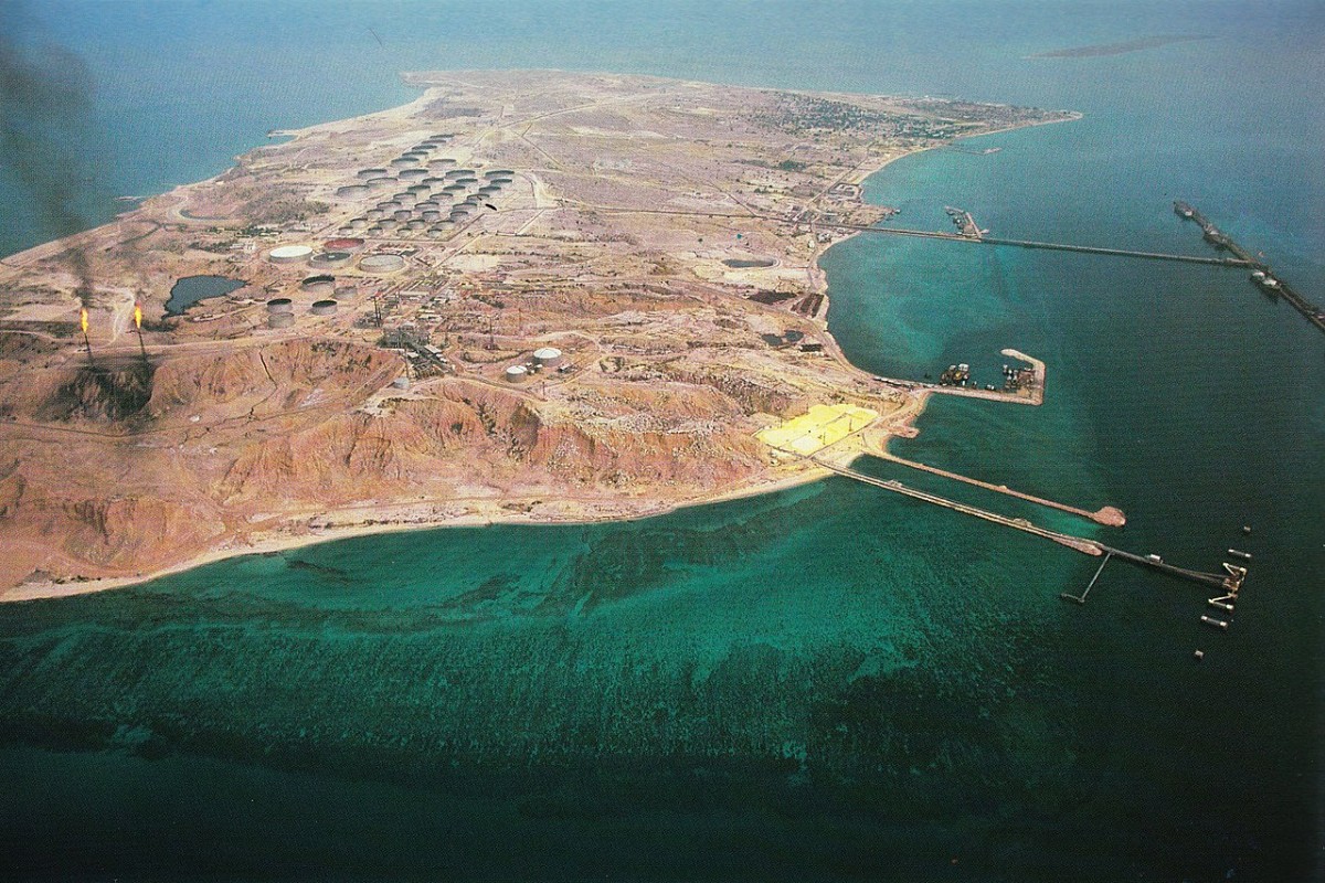 Estados Unidos ejecuta un bombardeo estratégico sobre la isla de Jark, uno de los epicentros petroleros de Irán