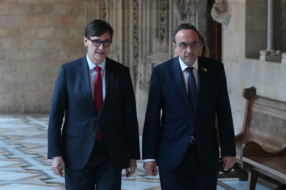 El Parlament de Cataluña estudia recurrir el fallo que le obliga a izar la bandera de España de forma permanente