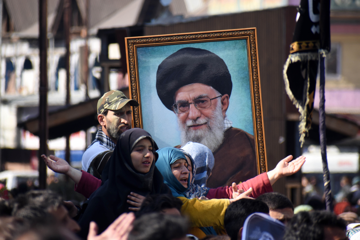 La dictadura de los ayatolás de Irán anuncia que ya tiene sucesor para Alí Jamenei, aunque evita revelar su nombre