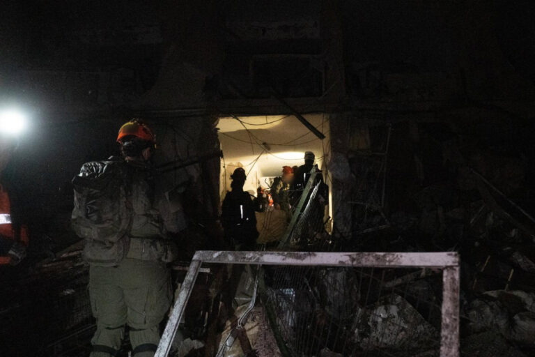 Al menos un muerto y más de 300 heridos en el sur de Israel tras un  ataque conjunto del régimen sanguinario de Irán y los terroristas de Hezbolá