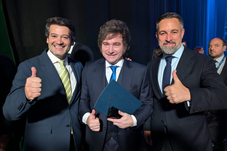 Javier Milei llama a Pedro Sánchez «pichón de tirano» y carga contra la política migratoria de Bruselas