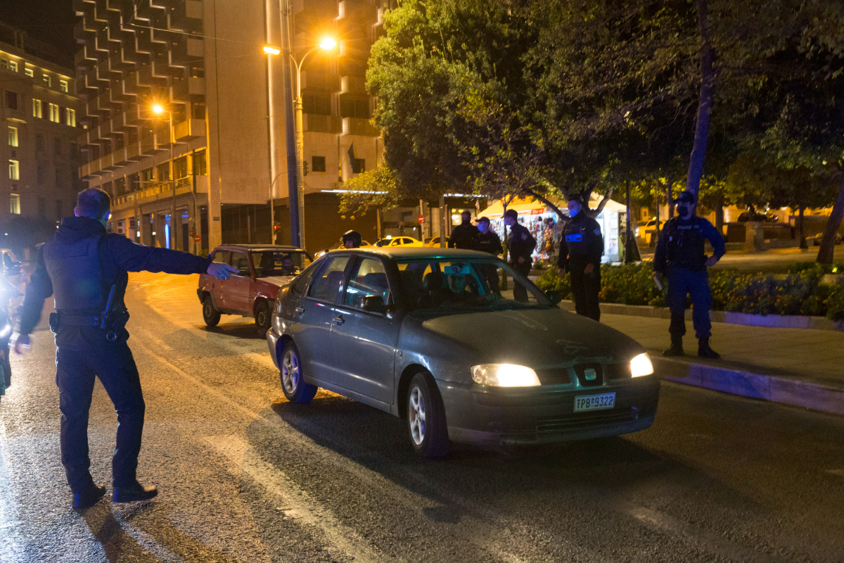 Un motín en un centro de detención de inmigrantes  en Grecia deja dos policías heridos y 30 ilegales detenidos