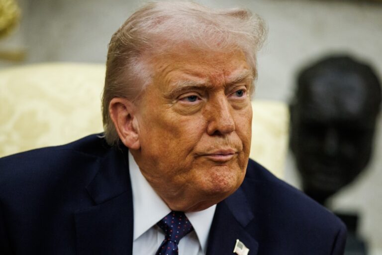 Trump ofrece una recompensa de diez millones de dólares por información sobre líderes del régimen iraní