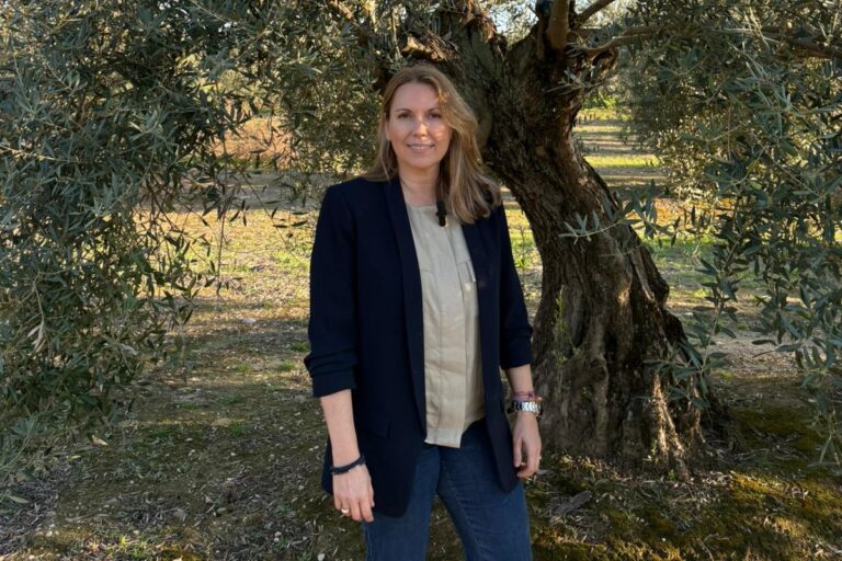 Natalia Corbalán, SOS Rural: «Trocean las macroplantas solares en proyectos más pequeños para esquivar controles. Es un fraude de ley»