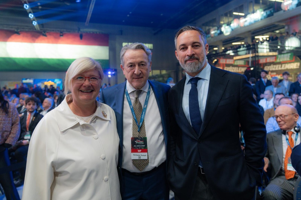 Hermann Tertsch alerta desde Budapest de la «injerencia obscena» de Bruselas para desalojar a Orbán del poder