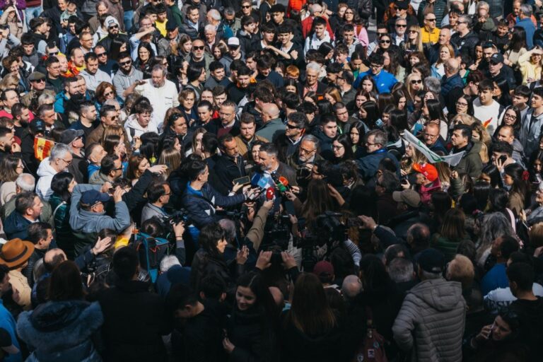 Santiago Abascal reitera que «la mafia de Pedro Sánchez» es una amenaza para los españoles: «Ha decidido colocar a España al lado de los ayatolás, de Hamás, de Cuba y de Maduro»