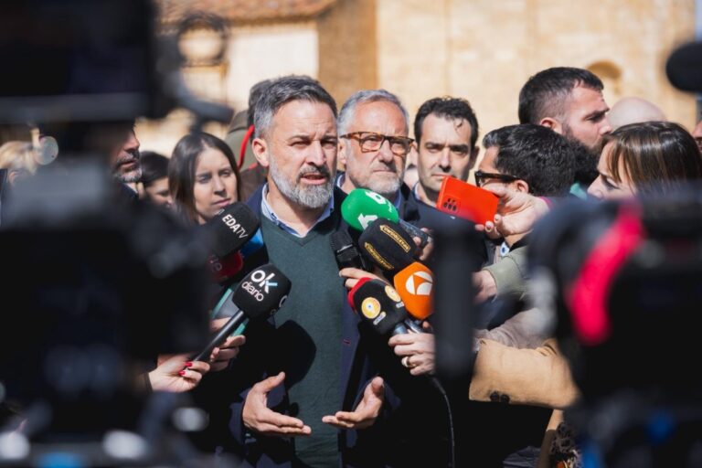 Santiago Abascal recuerda que Pedro Sánchez es «el mejor amigo» de los ayatolás en Europa y se ha convertido en un «problema» para la «seguridad» de los españoles