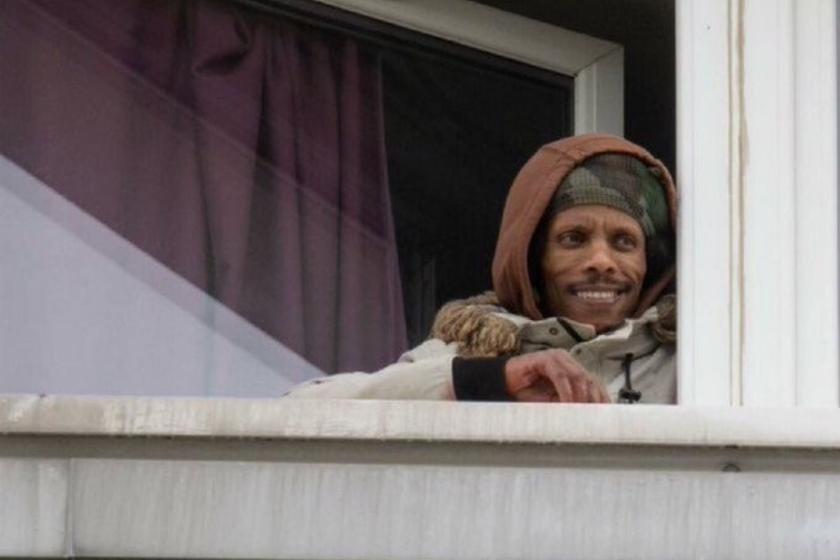 Terror en Escocia: un inmigrante africano deja tres heridos con un cuchillo y se atrinchera antes de ser detenido