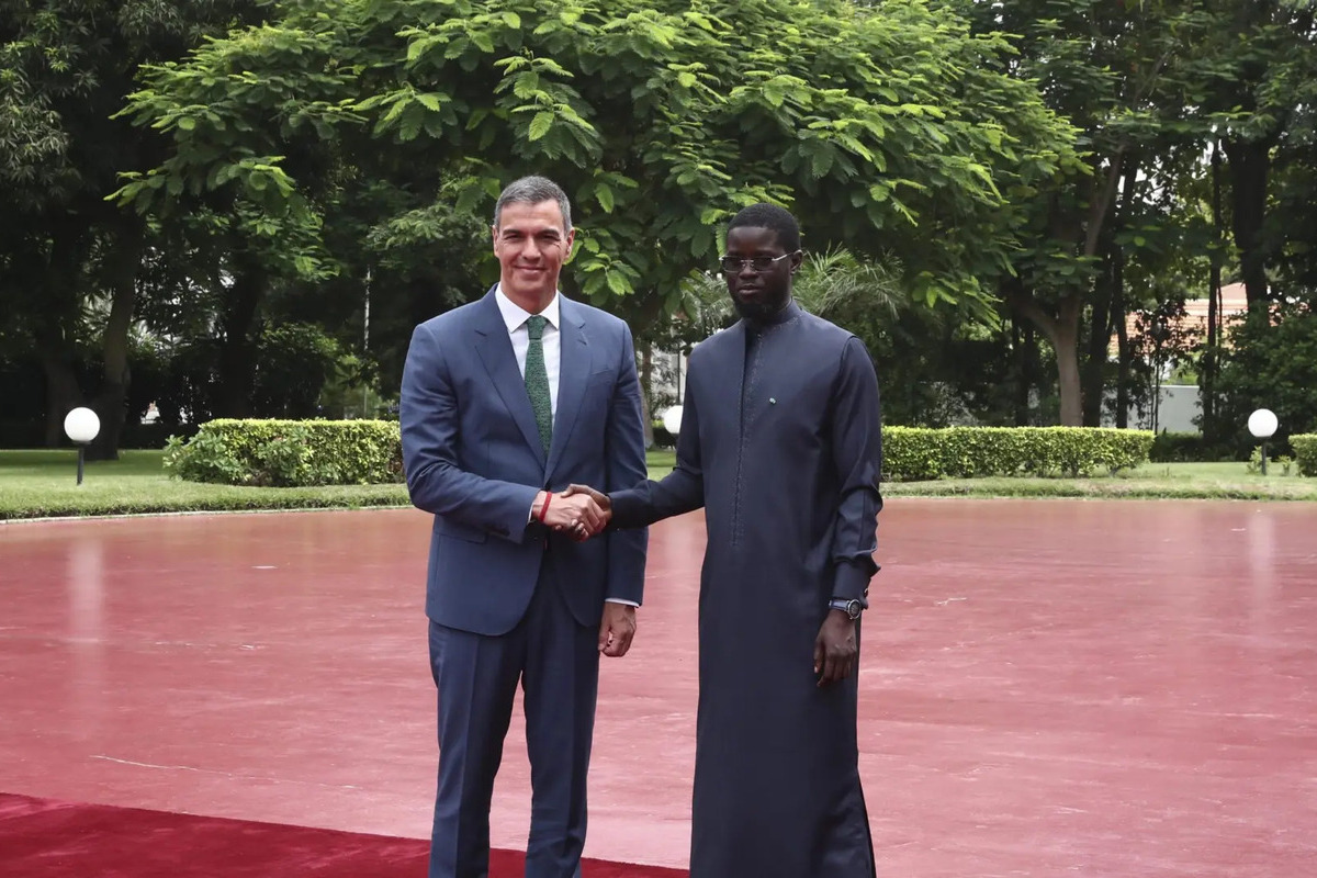 El Gobierno de Sánchez dona más de 180 millones de los españoles a Senegal, país que acaba de duplicar las penas a homosexuales